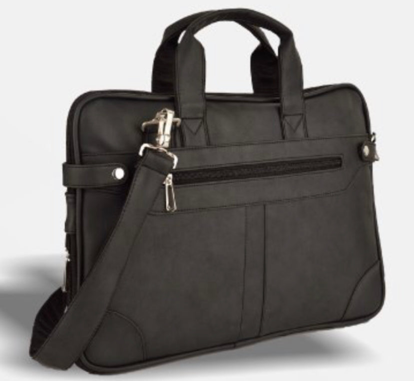 LAB04: Laptop Bag Black Dimensions: 44 cm x 6 cm x 33 cm